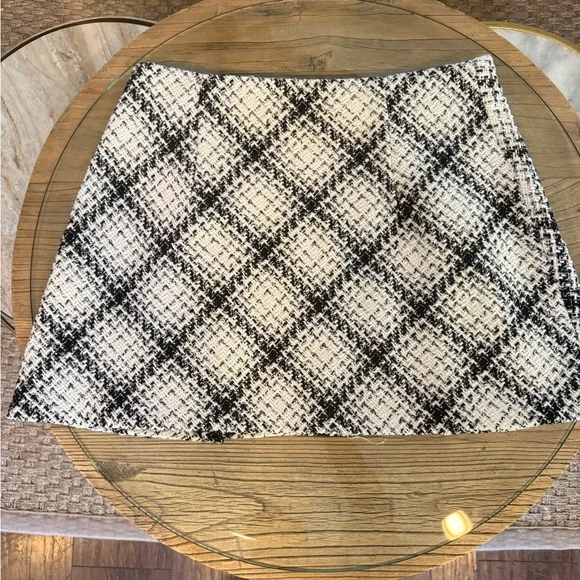 Zara Tweed Pleated Plaid Skirt NEW W/ tags BLACK and WHITE - Picture 4 of 8